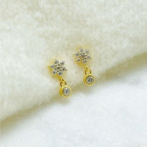 Small flower stud earrings, tiny studs, Dainty stud earrings, CZ stud earrings